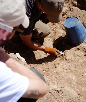 Imagen secundaria 2 - Rodaje en la excavación de la ciudad tartésica de Tejada la Vieja