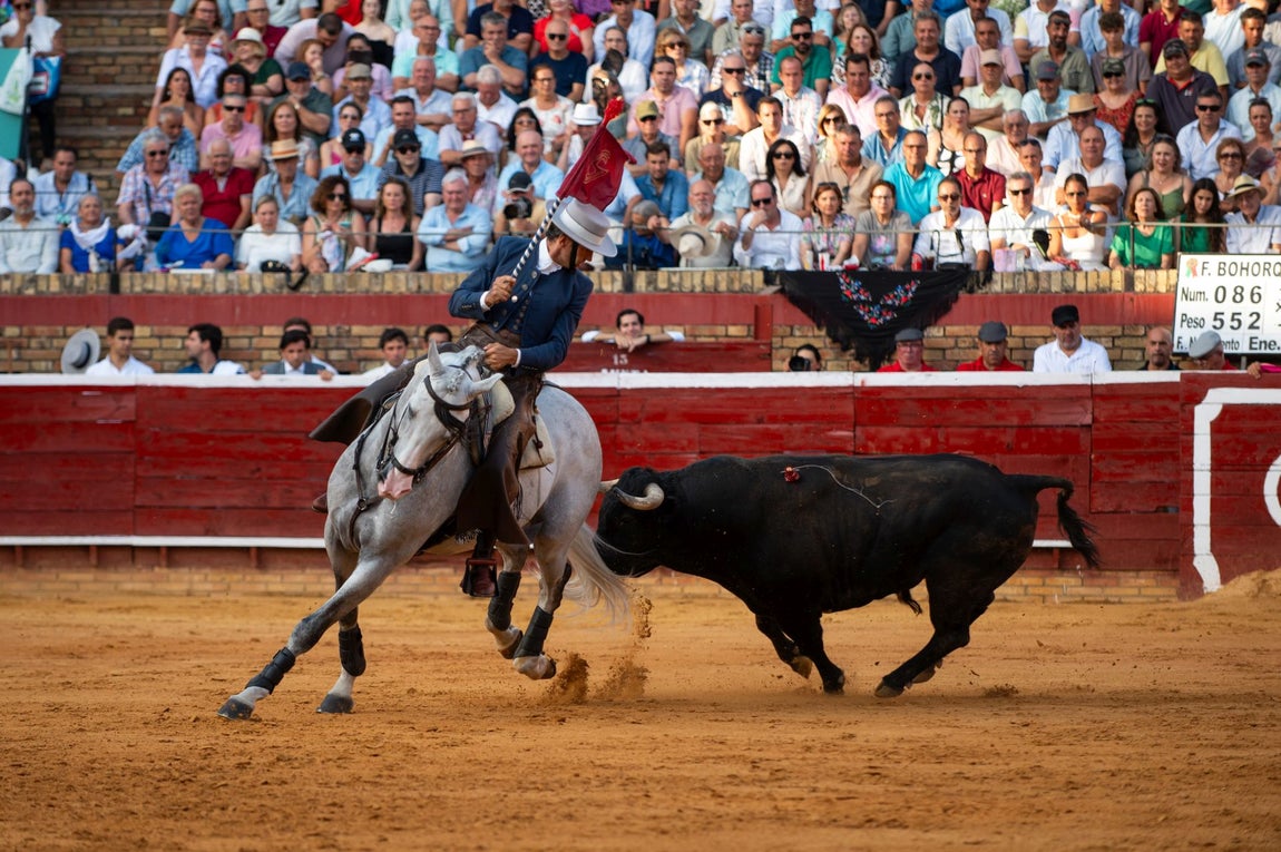 La corrida de rejones de estas Colombinas de 2025, en imágenes