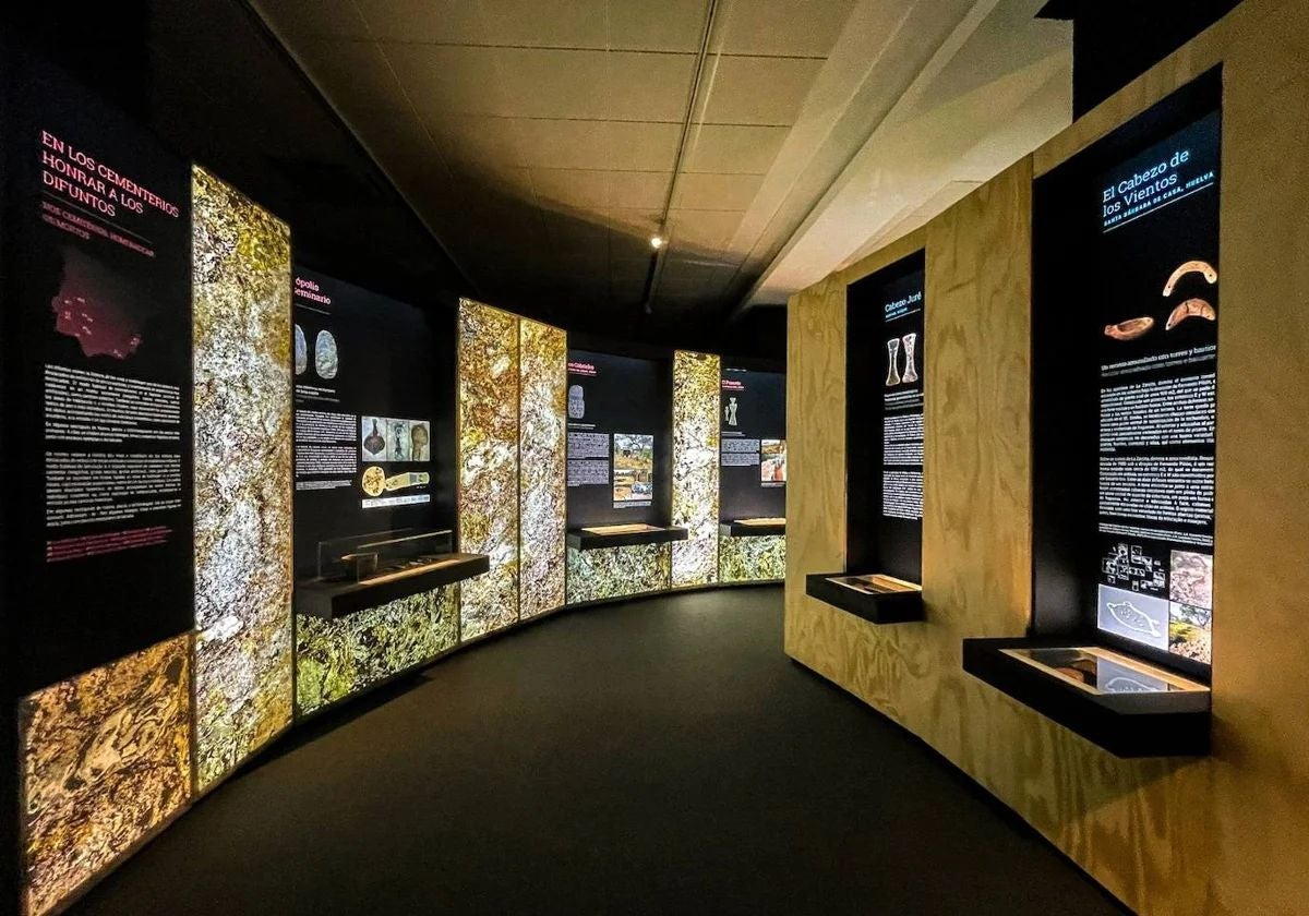 Exposición'Ídolos. Miradas milenarias desde el extremo suroccidental de Europa'