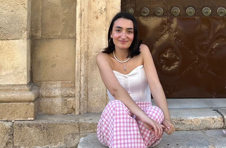 Elisa Fernández, ganadora del Premio Nacional de Poesía Joven: «El primer amor se parece muchísimo a las obsesiones pop de la adolescencia»