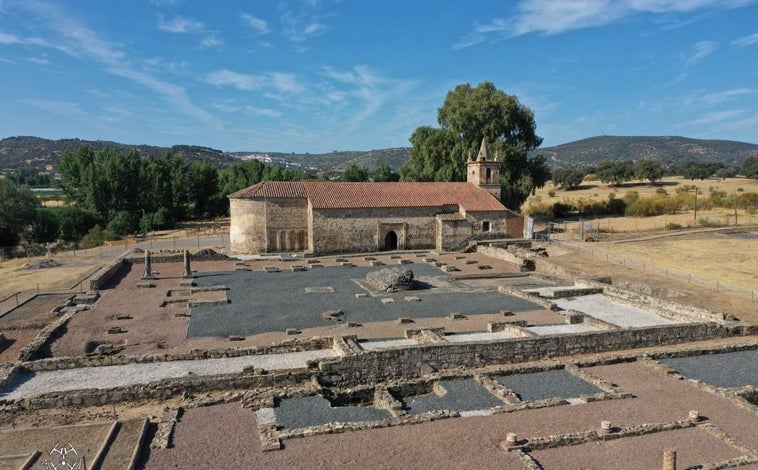 Imagen principal - La ermita de San Mamés, junto al foro y el mercado romano / Recreación de las termas