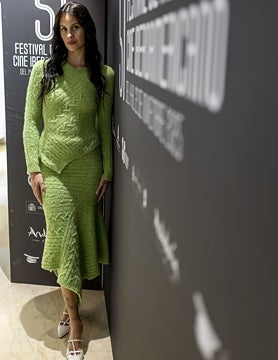 Imagen secundaria 2 - Milena Smit, Premio Luz del Festival de Huelva: «Hay muchos compañeros que se suman a la lucha contra la violencia de género pero hacen falta más»