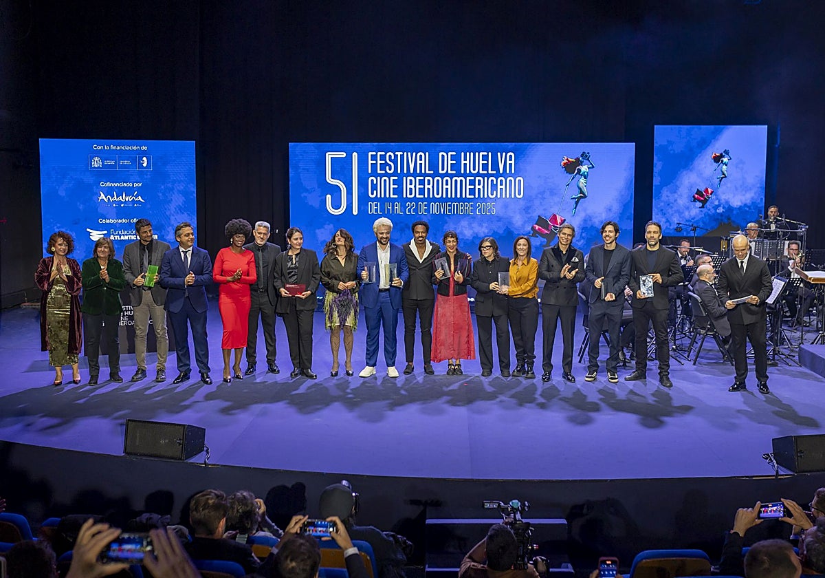 Foto de familia de los premiados en esta 51 edición del Festival de Cine Iberoamericano de Huelva