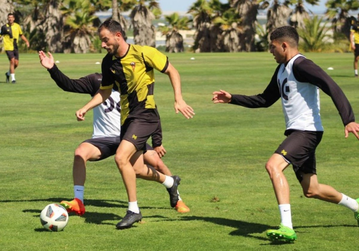 Jacobo en un entrenamiento del San Roque de Lepe