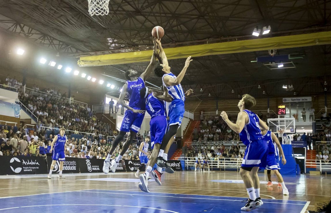 Los instantes de un duelo que ya es historia del baloncesto onubense