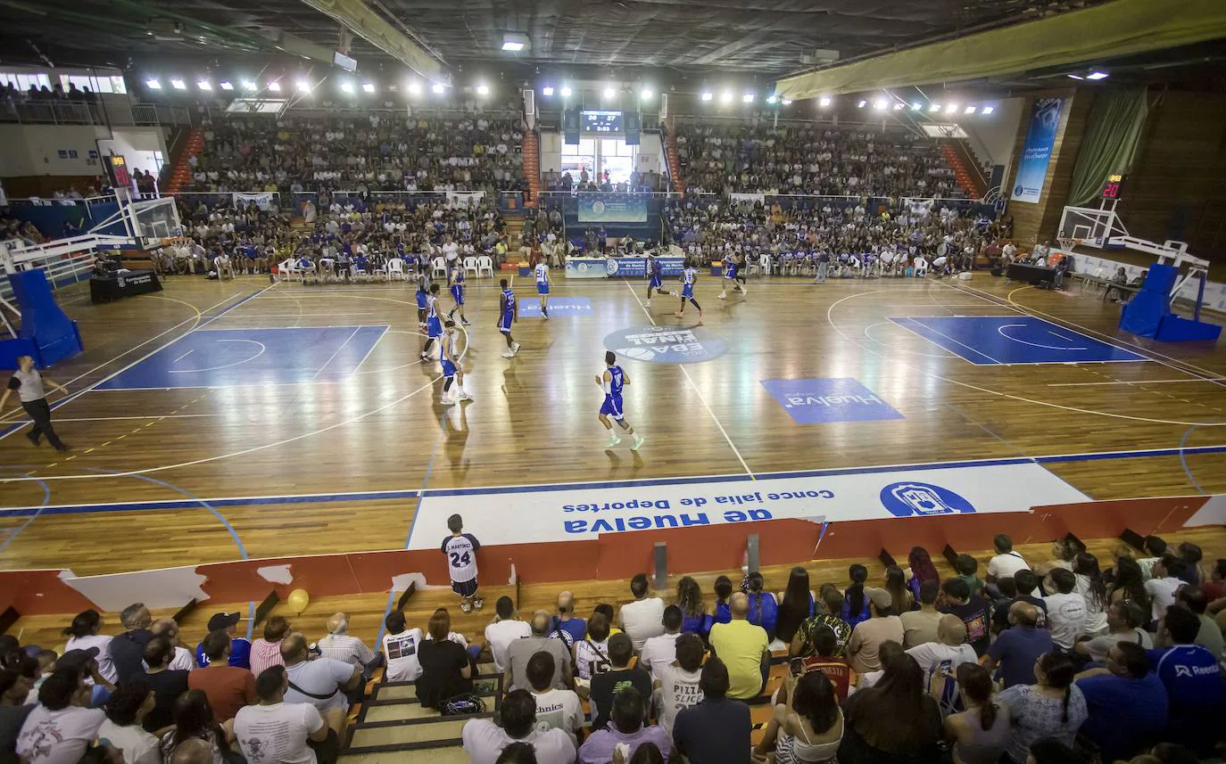 Los instantes de un duelo que ya es historia del baloncesto onubense