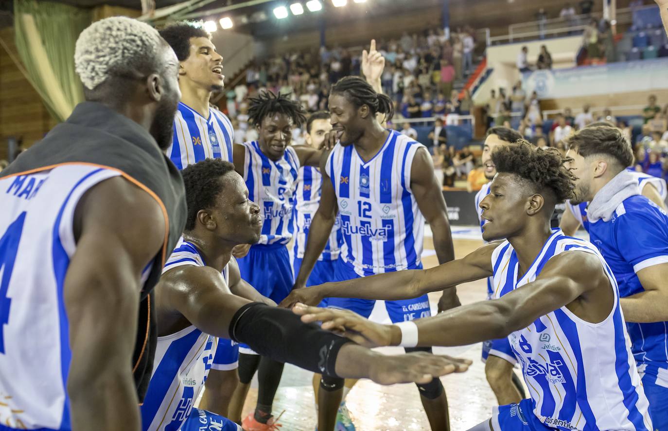 Los instantes de un duelo que ya es historia del baloncesto onubense