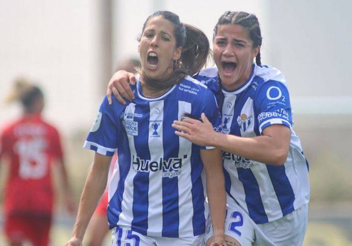 Patri Ojeda celebrando su tanto de penalti contra el Levante Las Planas