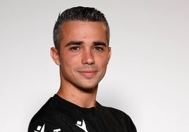 Un árbitro de Huelva, asistente en el Alavés-Levante de playoff a Primera División