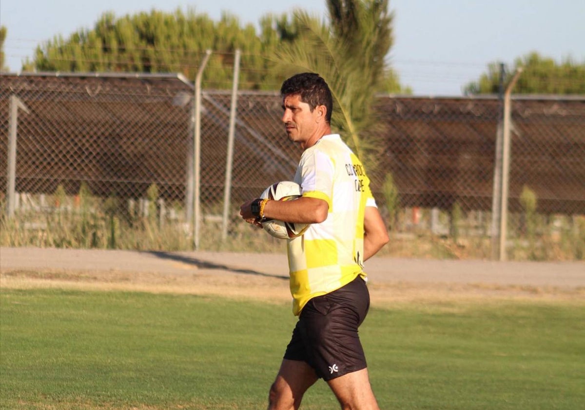 Juanma Pavón, en un entrenamiento del San Roque