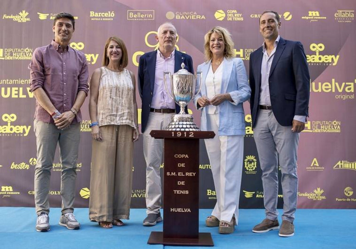 El Recreativo de Huelva de Tenis reconocerá al del fútbol con su medalla de oro en la Copa del Rey