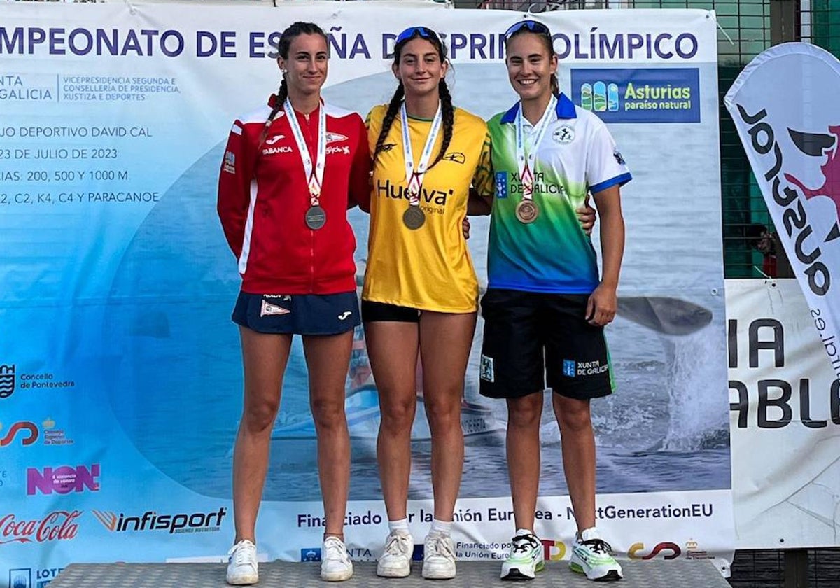 Daniela García, en el podio con su medalla de oro