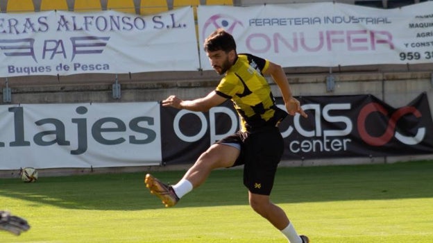 El San Roque empata ante el Llerenense ya sin Pedro Inglés y da a conocer los precios del duelo ante el Recreativo