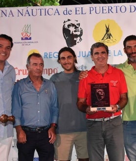 Imagen secundaria 2 - El patrón onubense Nacho Zalvide gana consecutivamente dos regatas en Cádiz