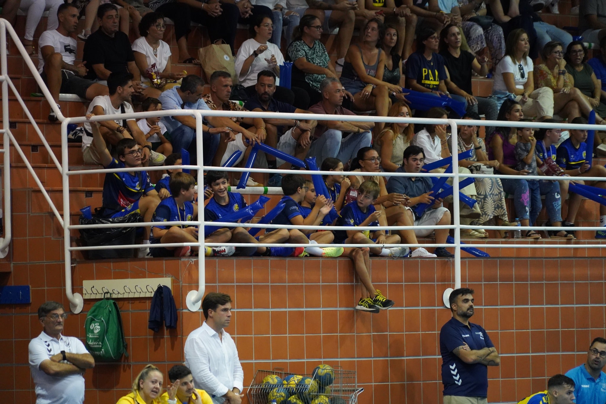 El BM Triana se lleva ante el PAN el Trofeo Ciudad de Moguer