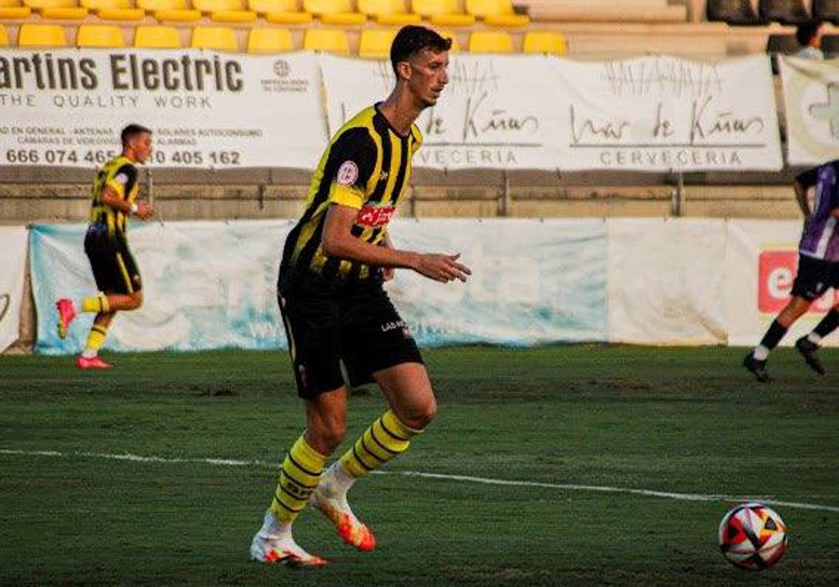 Antonio López, defensa del San Roque de Lepe