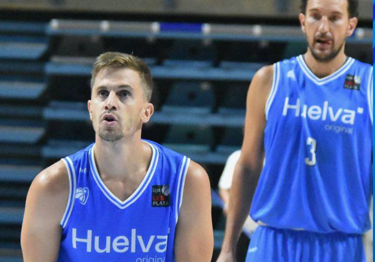 El base Fran Cárdenas anotó 11 puntos en el derbi onubense de la LEB Plata