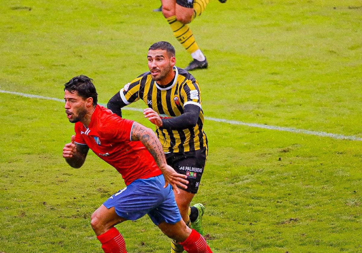 Iván Robles durante el San Roque de Lepe-Estepona disputado este domingo