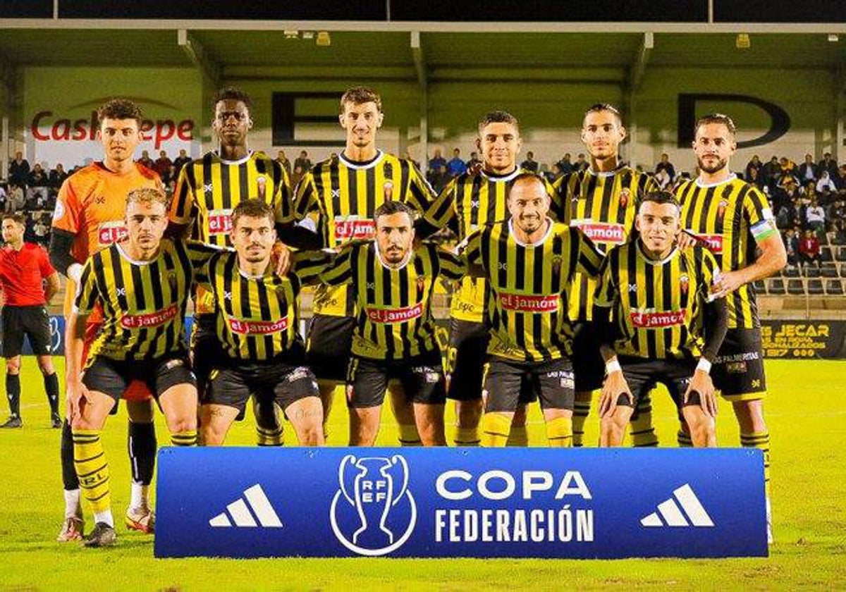 Formación inicial del San Roque de Lepe que se medió este miércoles al Talavera en la Copa RFEF