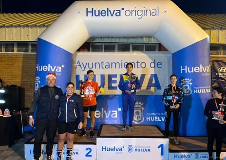 Imagen secundaria 1 - Alrededor de 500 participantes se dieron cita en la décimo tercera edición de la prueba