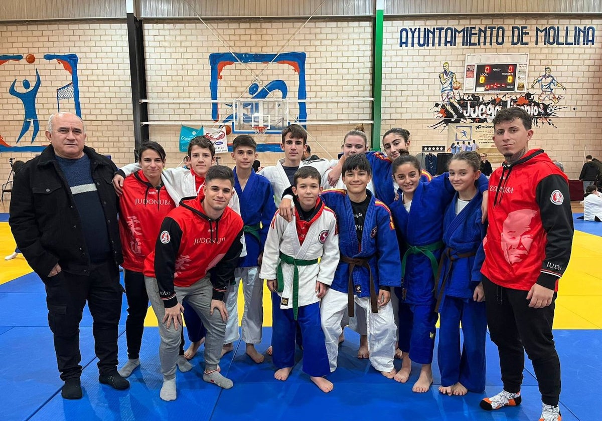 Judocas y técnicos del Club Judonuba de San Juan del Puerto