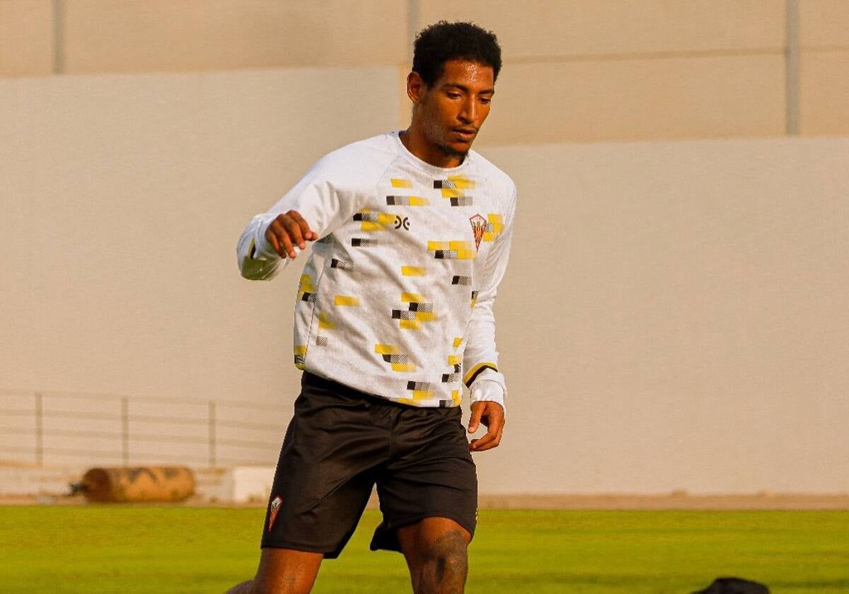Seth Vega, en un entrenamiento del conjunto aurinegro