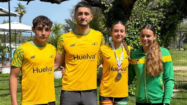 El equipo cadete del CD Piragüismo Tartessos Huelva