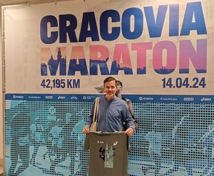 Alejandro Molina, de la industria médica y farmacéutica a dejar alto el pabellón de Huelva en el Maratón de Cracovia