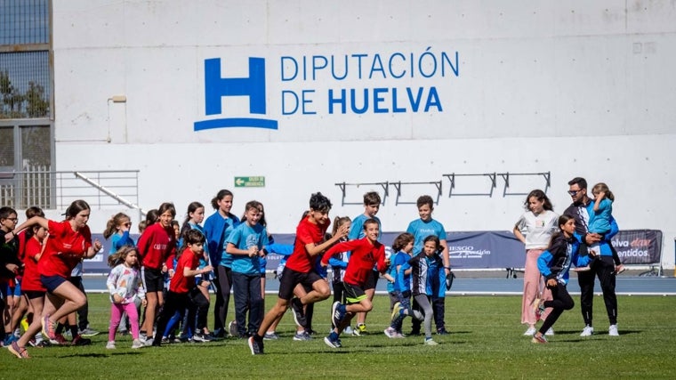 Asistentes este lunes al encuentro en el Iberoamericano