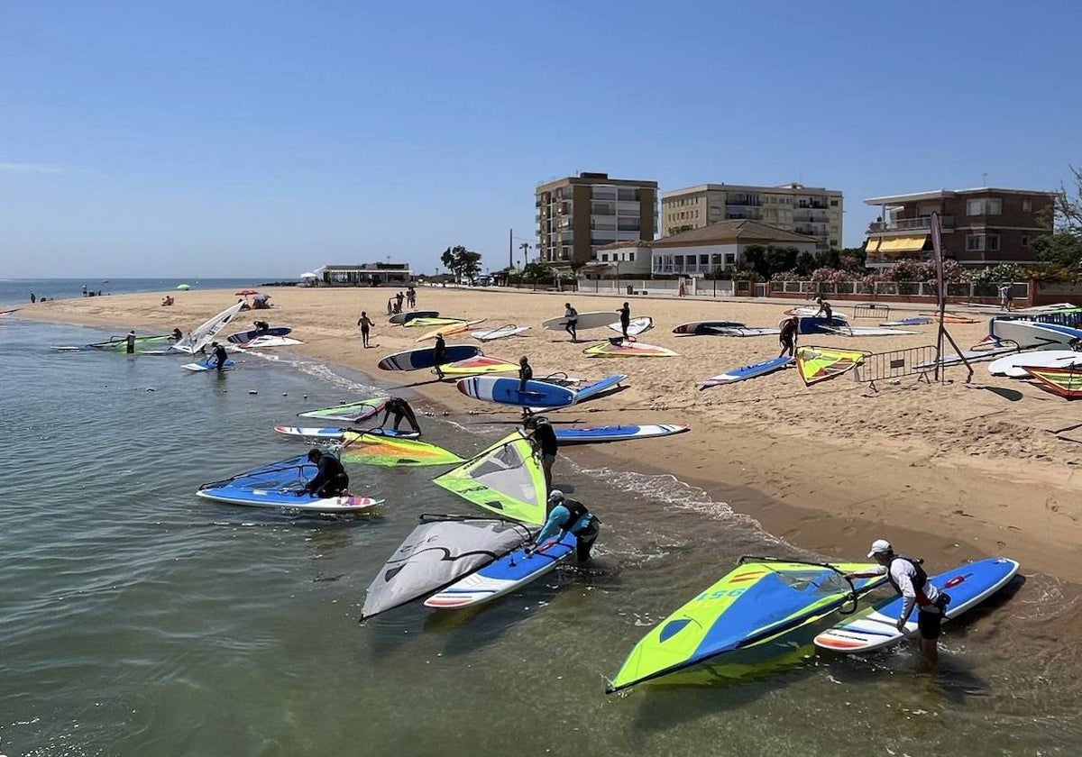 Punta Umbría acoge el Campeonato de España de Windsurfer 2024