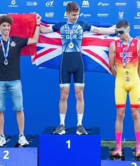 Imagen secundaria 2 - Pablo González, Santiago Muros y Enrique Rodríguez, en sus respectivos podios del Campeonato de Europa