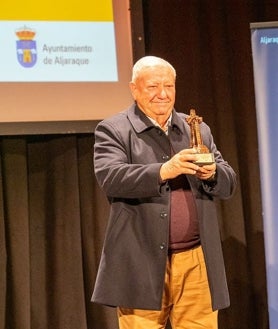 Imagen secundaria 2 - Carolina Marín, Premio a la Excelencia Deportiva: «Es un placer y un honor, me siento feliz de estar en casa»