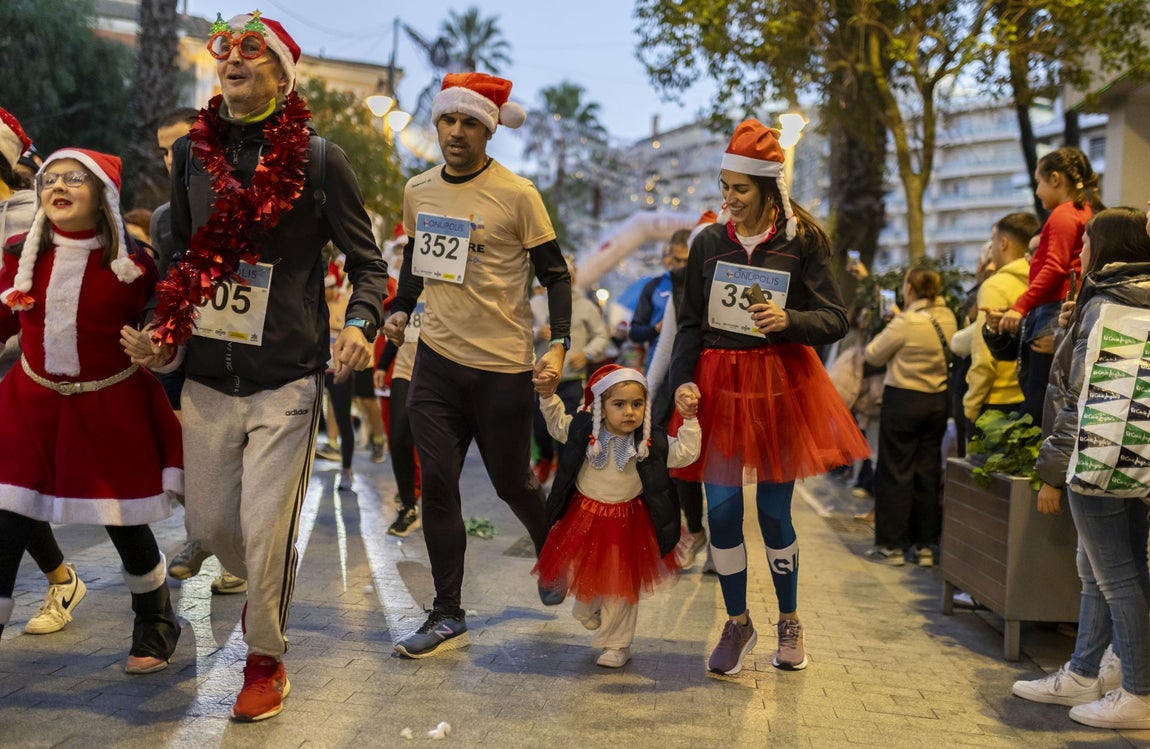 La San Silvestre de Huelva 2024 y todos sus disfraces, en imágenes