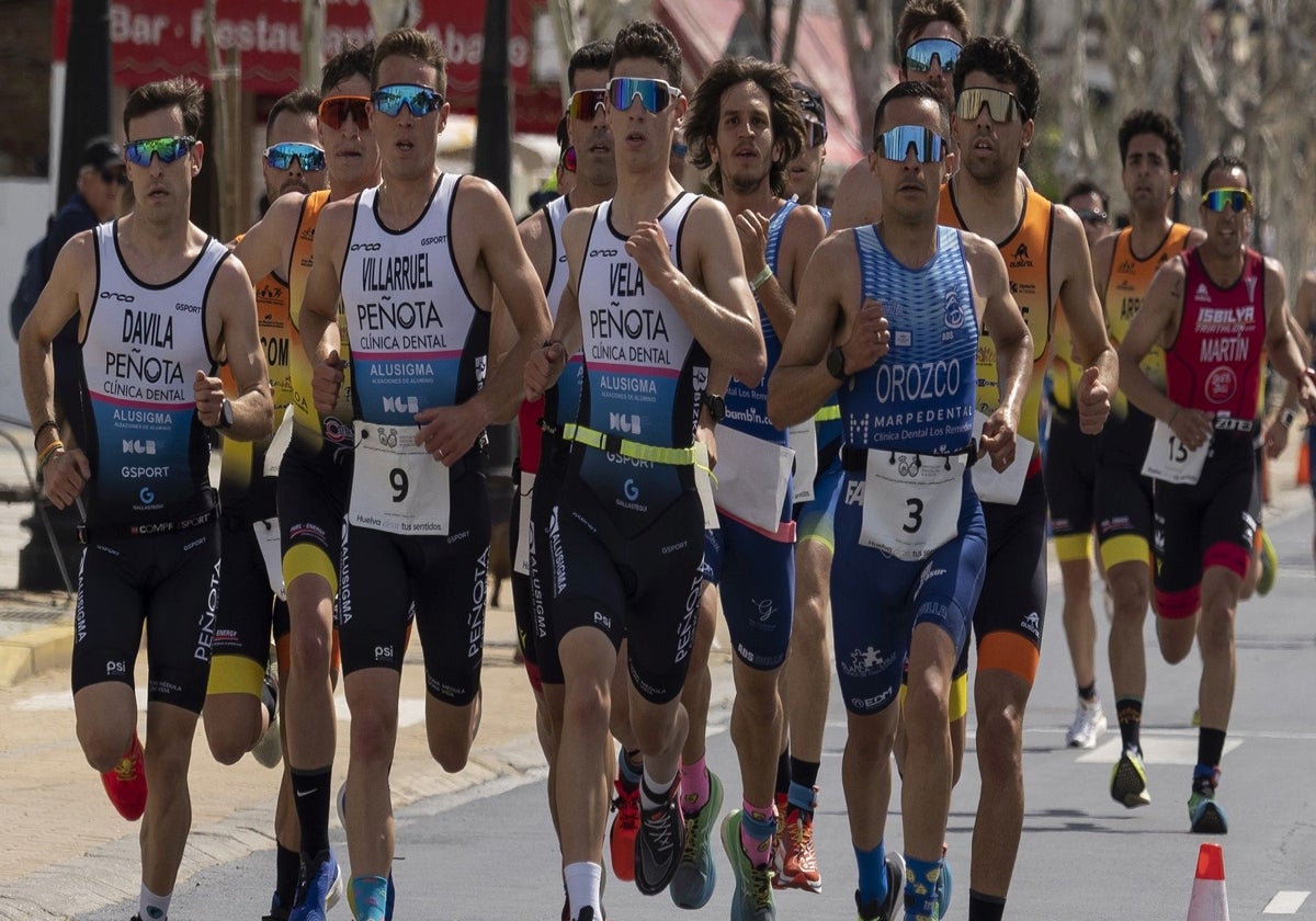 Duatletas en una edición anterior del Duatlón Playas de Punta Umbría