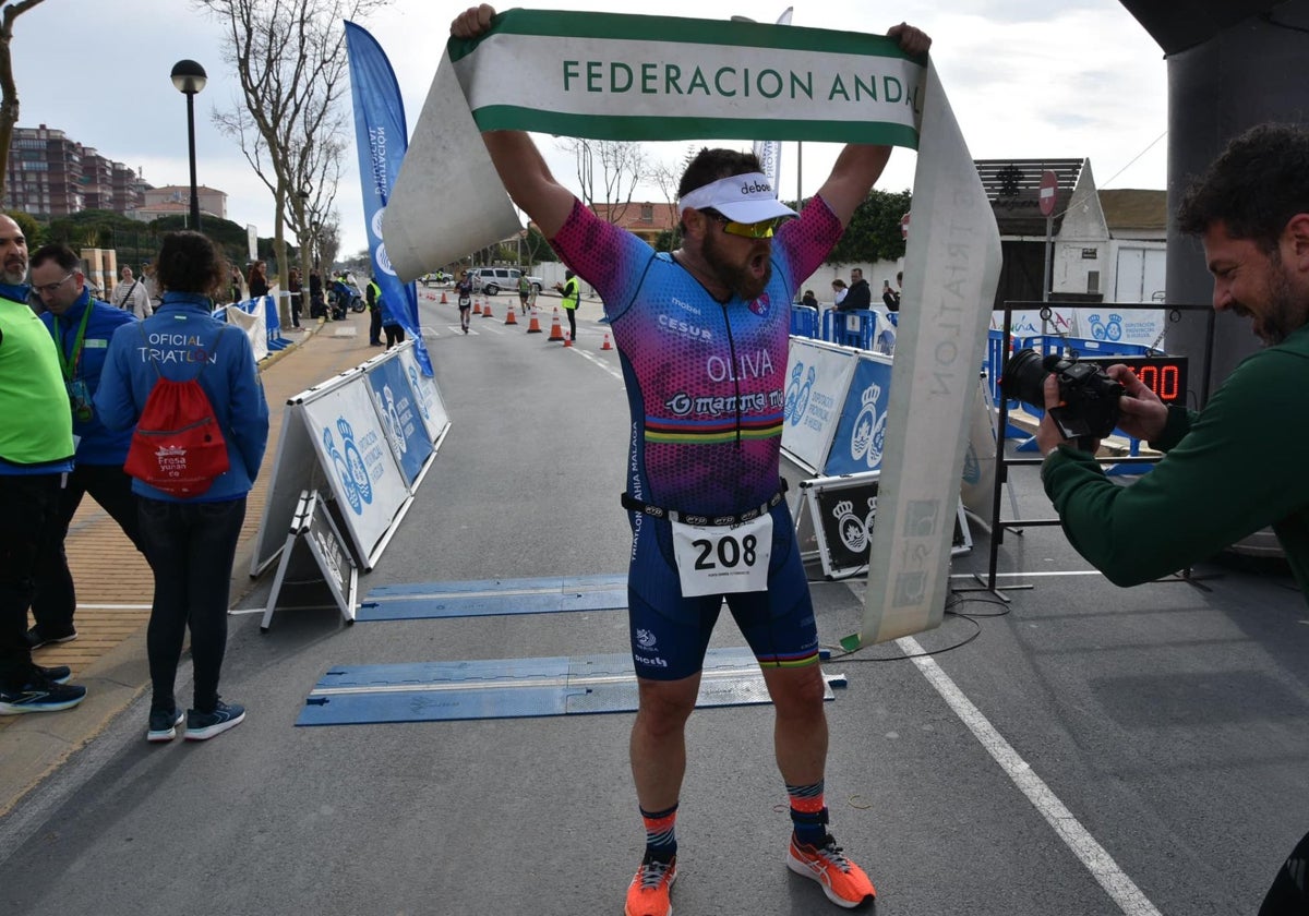 Eduardo Oliva se proclamó campeón paralímpico del XXV Duatlón Playas de Punta Umbría