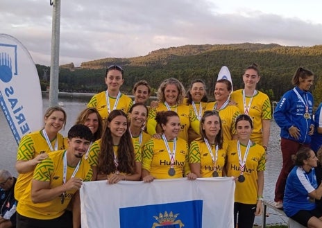 Imagen secundaria 1 - El Barco Dragón del CD Tartessos Huelva reina en el Campeonato de España