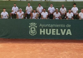 Partido de tenis con raquetas de madera para recordar el pasado británico de Huelva