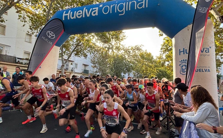 Imagen principal - Vuelta a Huelva 2025: Adrián Andivia y Celia Gallardo se alzan con la victoria