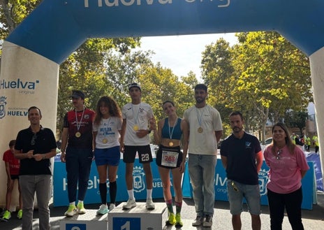 Imagen secundaria 1 - Vuelta a Huelva 2025: Adrián Andivia y Celia Gallardo se alzan con la victoria