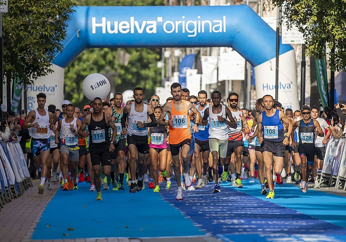 Salida del 21k Ciudad de Huelva de 2024