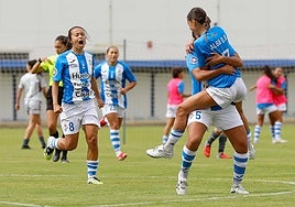 Las jugadoras del Sporting celebran uno de los goles
