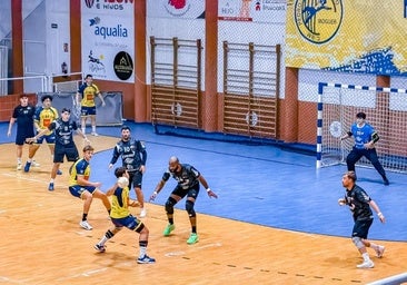 El PAN Moguer rescata un punto (23-23)