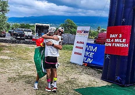 Imagen secundaria 1 - Chamba, subcampeón mundial de Ultraman en Hawaii: «Qué difícil es seguir ahí arriba»