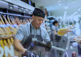 Mercadona ofrece en Huelva más de 400 empleos para la campaña de verano con un sueldo de 1.500 euros