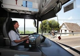 Una empresa de Huelva precisa de tres conductores de autobús