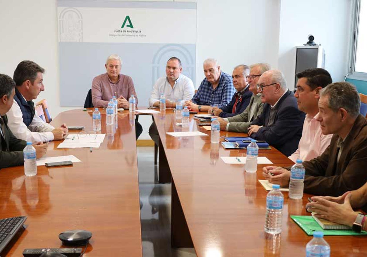 Reunión con los responsables de la Junta en Huelva