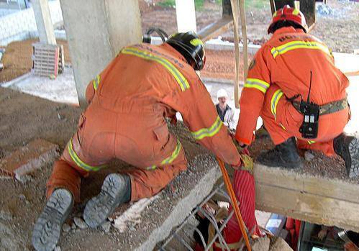 Cinco puestos de trabajo de albañil en Calañas