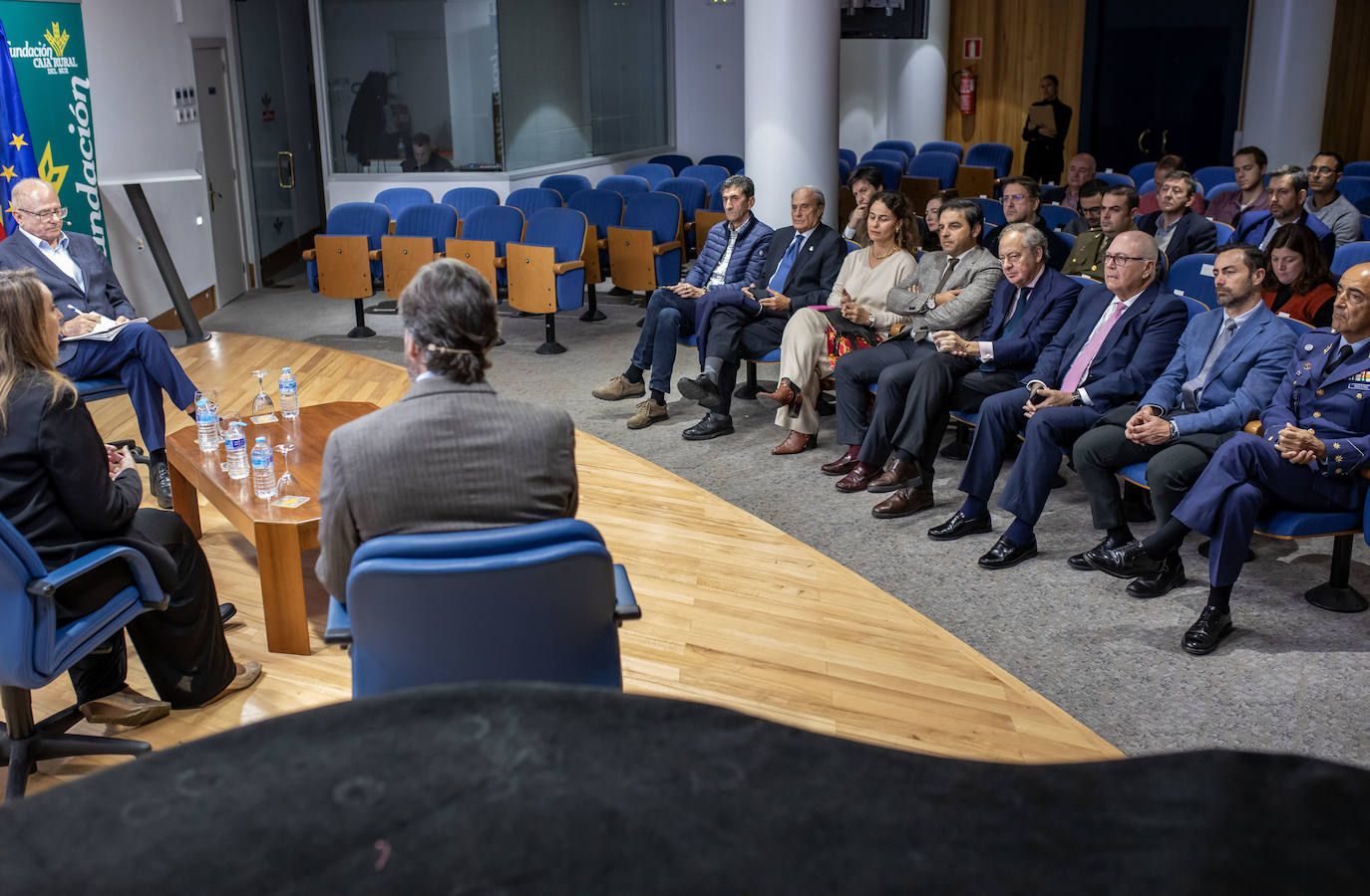 La mesa coloquio 'Un nuevo horizonte para la aeronáutica andaluza', en imágenes