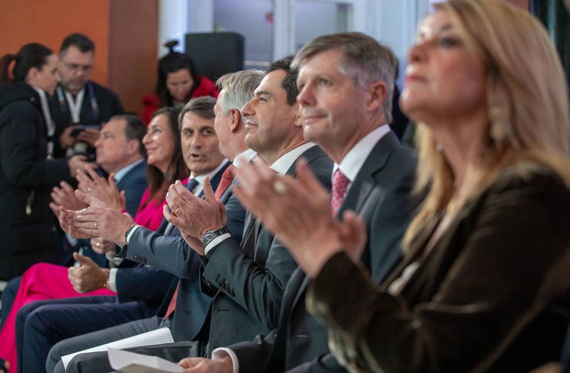 La presentación de la planta de metanol verde en Huelva, en imágenes