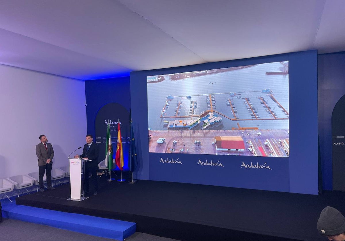 El presidente del Puerto de Huelva en la presentación en Fitur